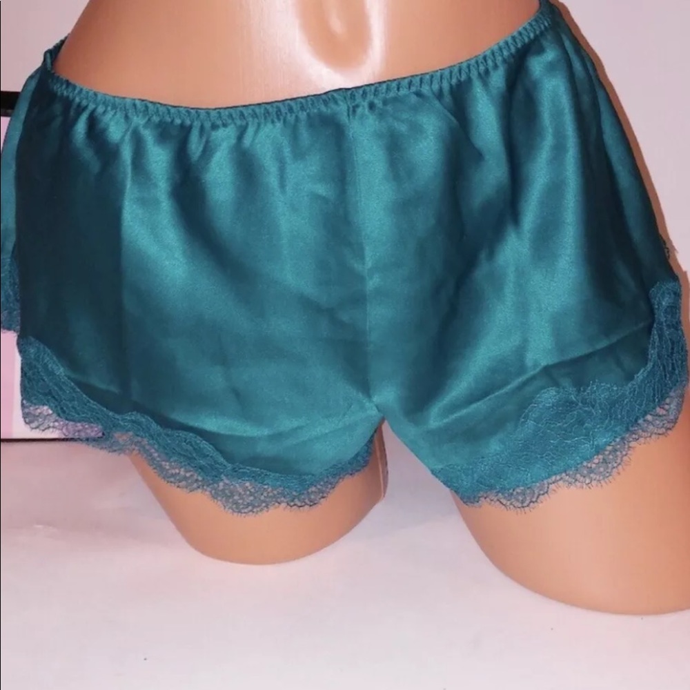 NWT VICTORIA’S SECRET GREEN LACE PJ SHORTS